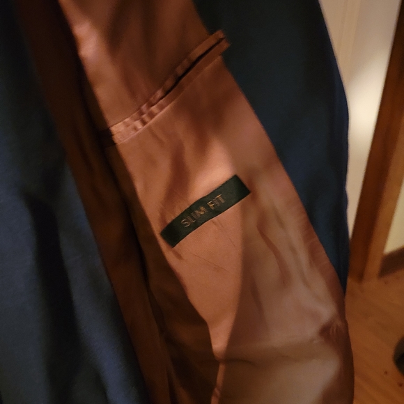 Men suit - Picture 2 of 4